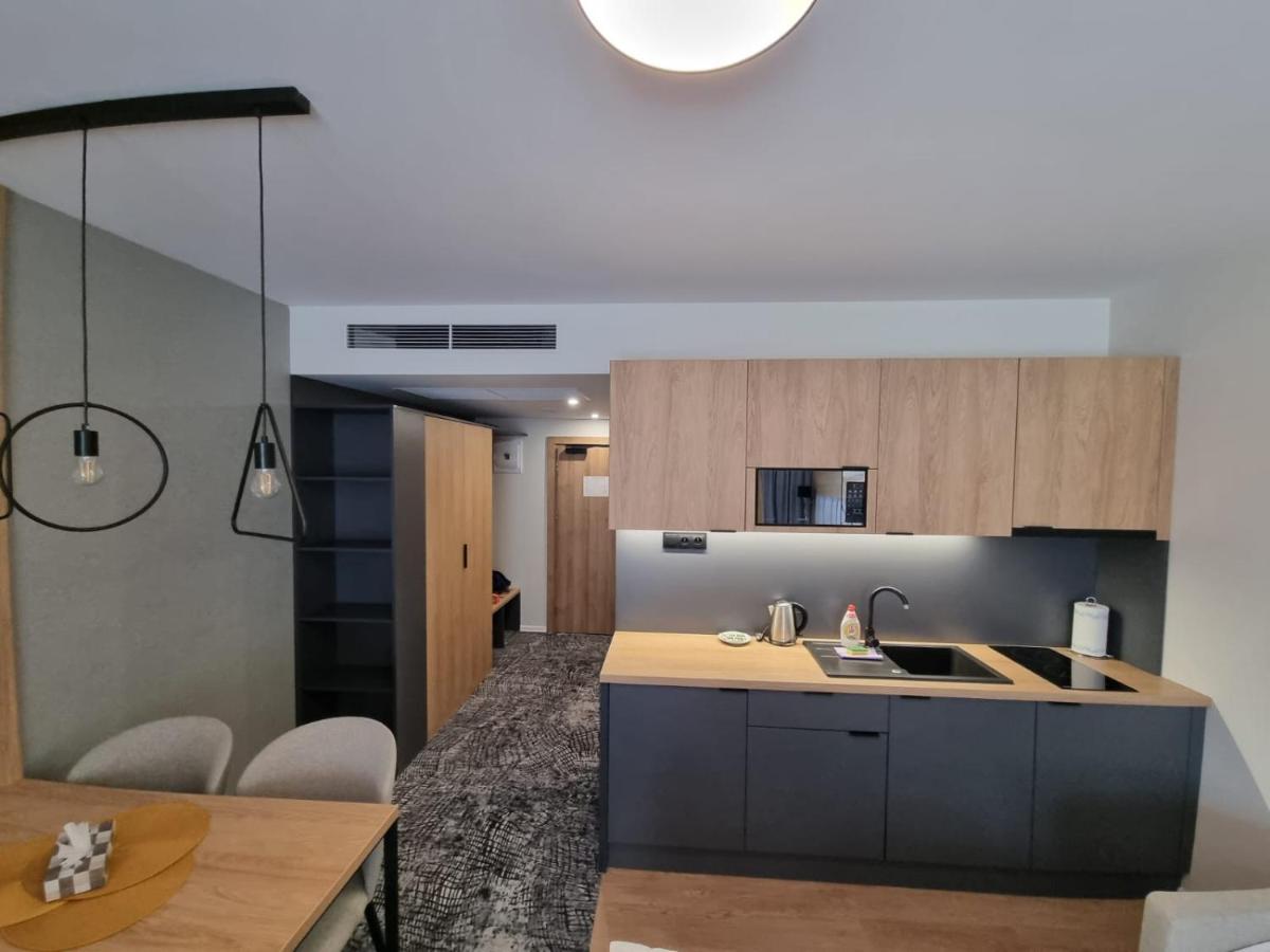 شقة Akvamarin Besenova Apartman المظهر الخارجي الصورة